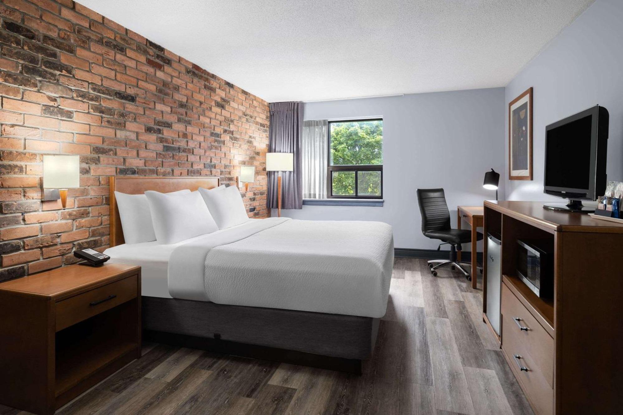 Travelodge By Wyndham Barrie Kültér fotó